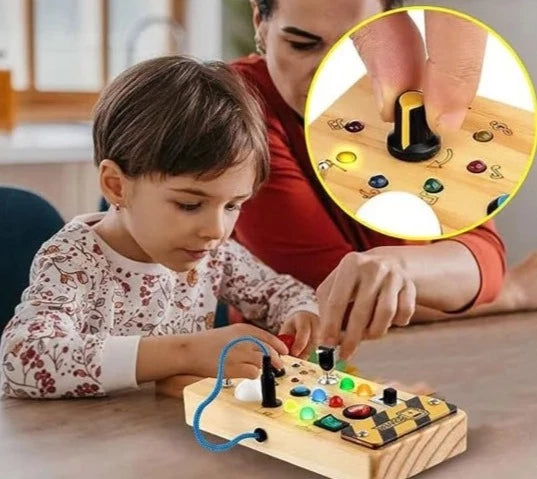 Painel de Atividades Montessori com LED e Musica